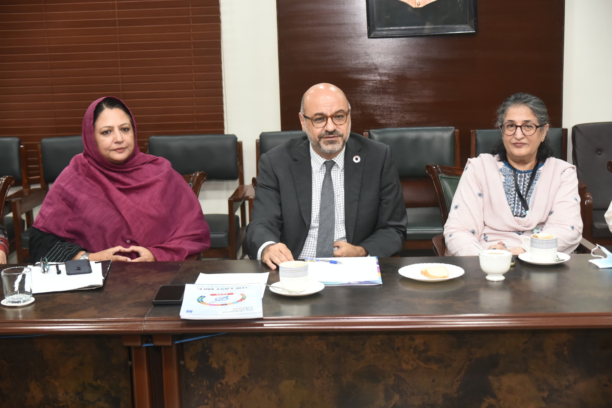 SDGUNDPvisitLC3.jpg - 376.36 kB