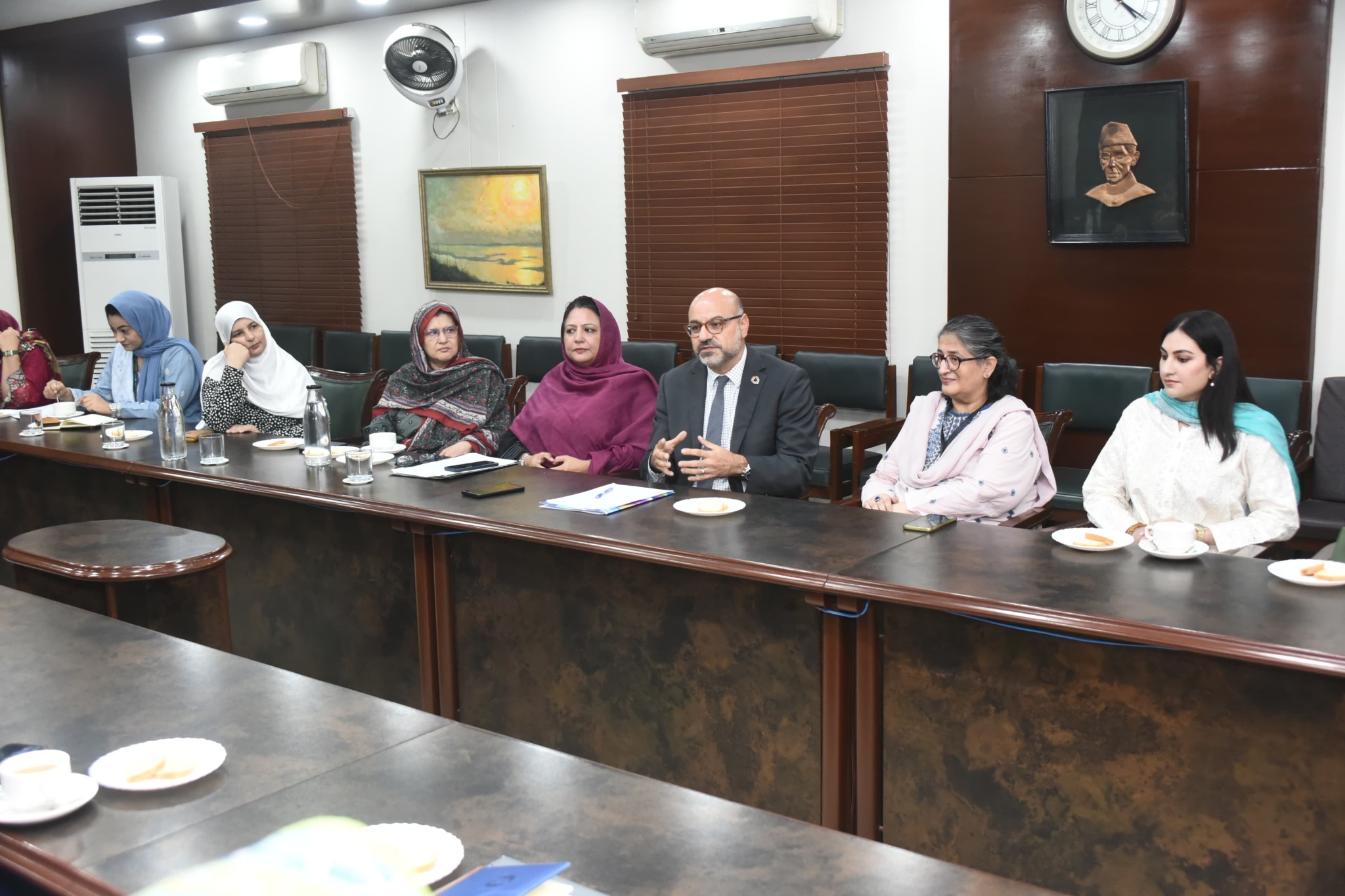 SDGUNDPvisitLC5.jpg - 414.50 kB