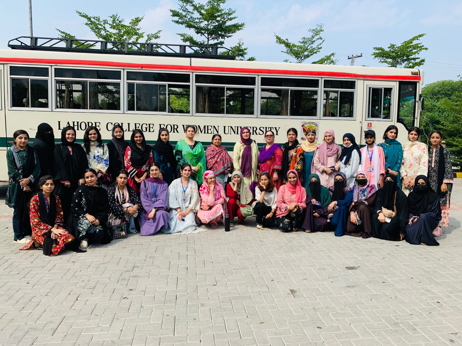 LCZoologyVisit1.jpeg - 383.10 kB