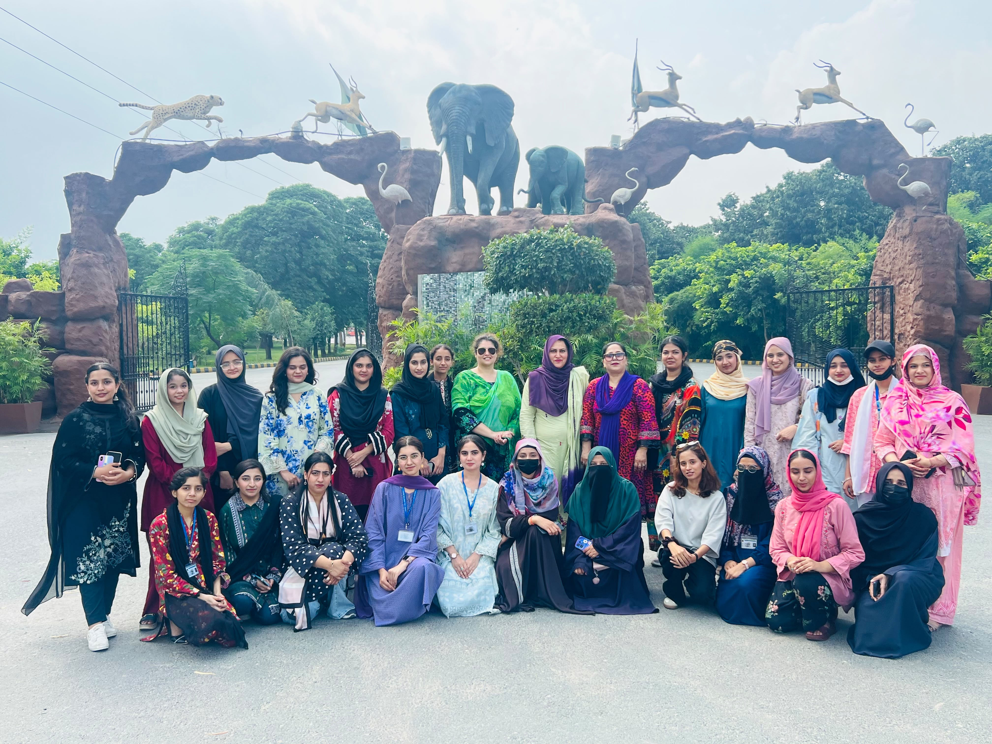 LCZoologyVisit2.jpeg - 1.53 MB