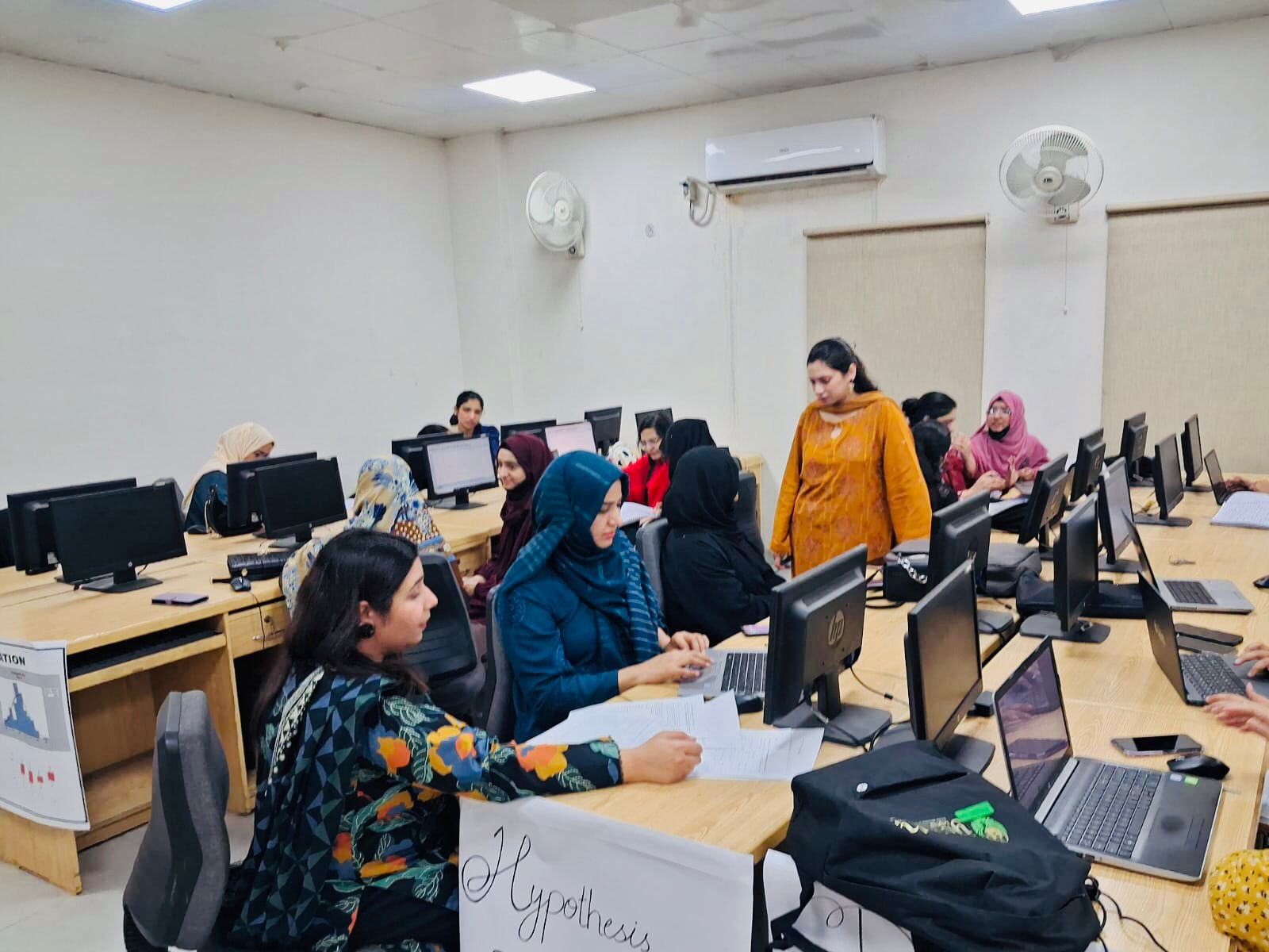 DataAnylsisDeskLISALC3.jpeg - 188.04 kB