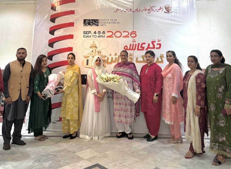 DegreeShow264.jpg - 182.37 kB