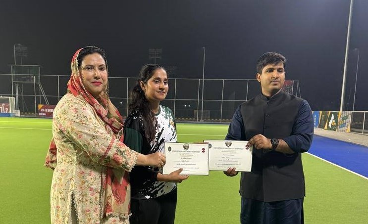 HockeyMatchLC2.jpg - 77.04 kB