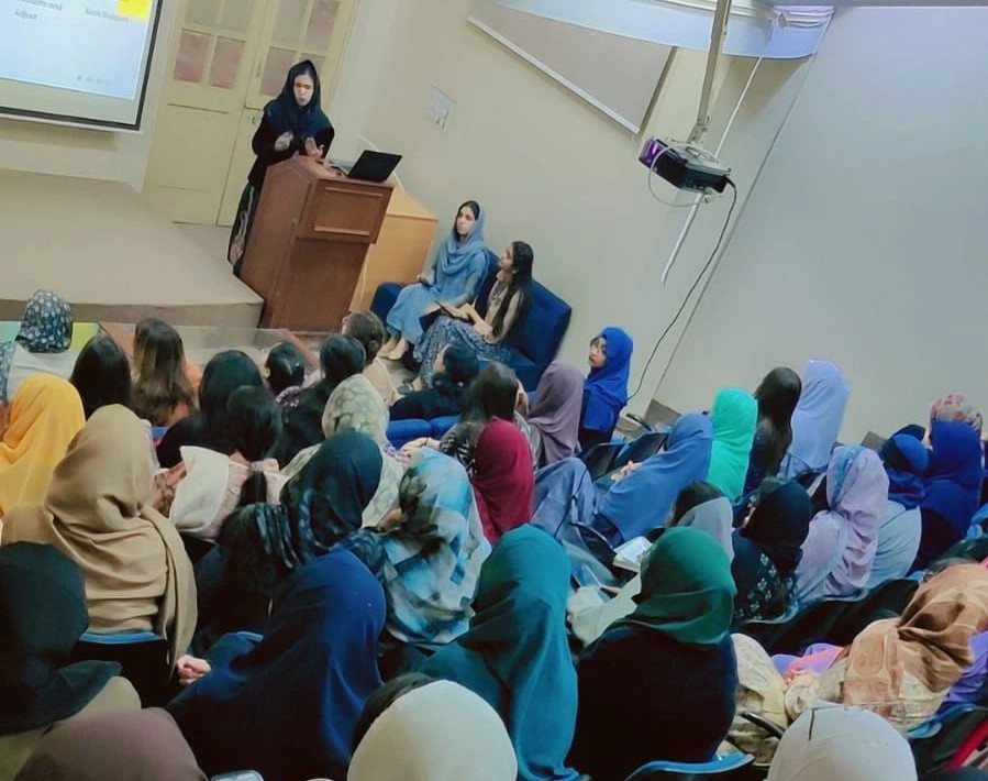 seminarcgccZoology2.jpg - 120.46 kB