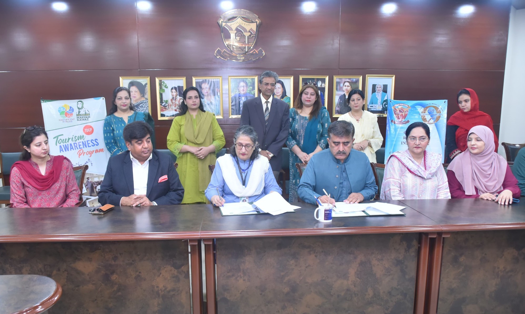 MOUTDCP4.jpg - 415.71 kB