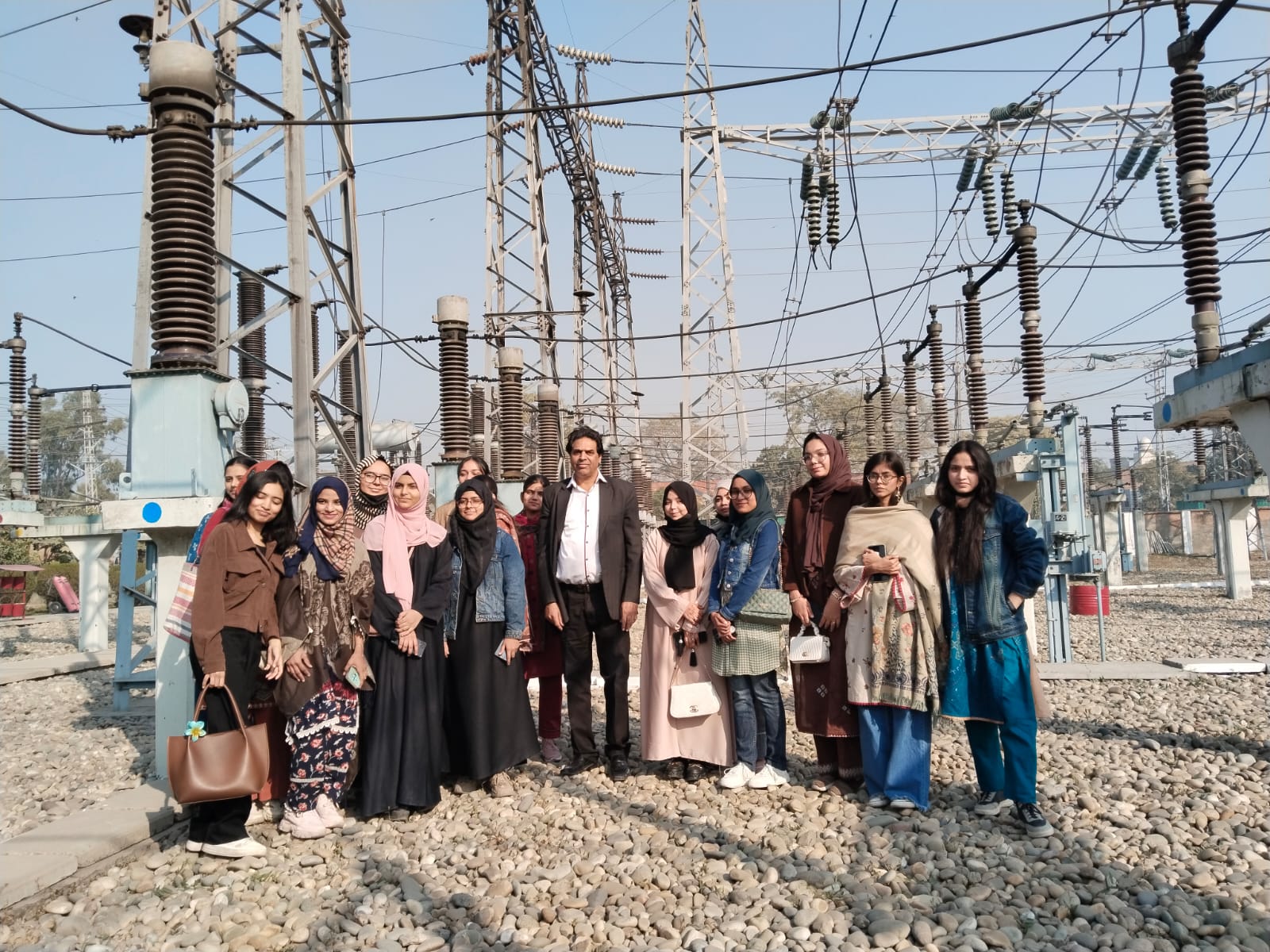 Tour_pic4.jpeg - 361.33 kB