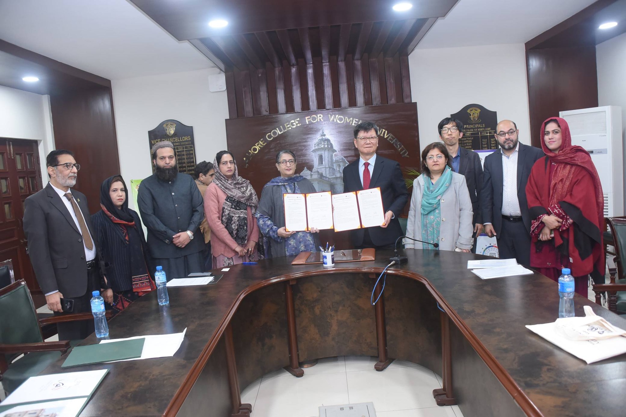 mouKoreanUniLC1.jpg - 480.70 kB