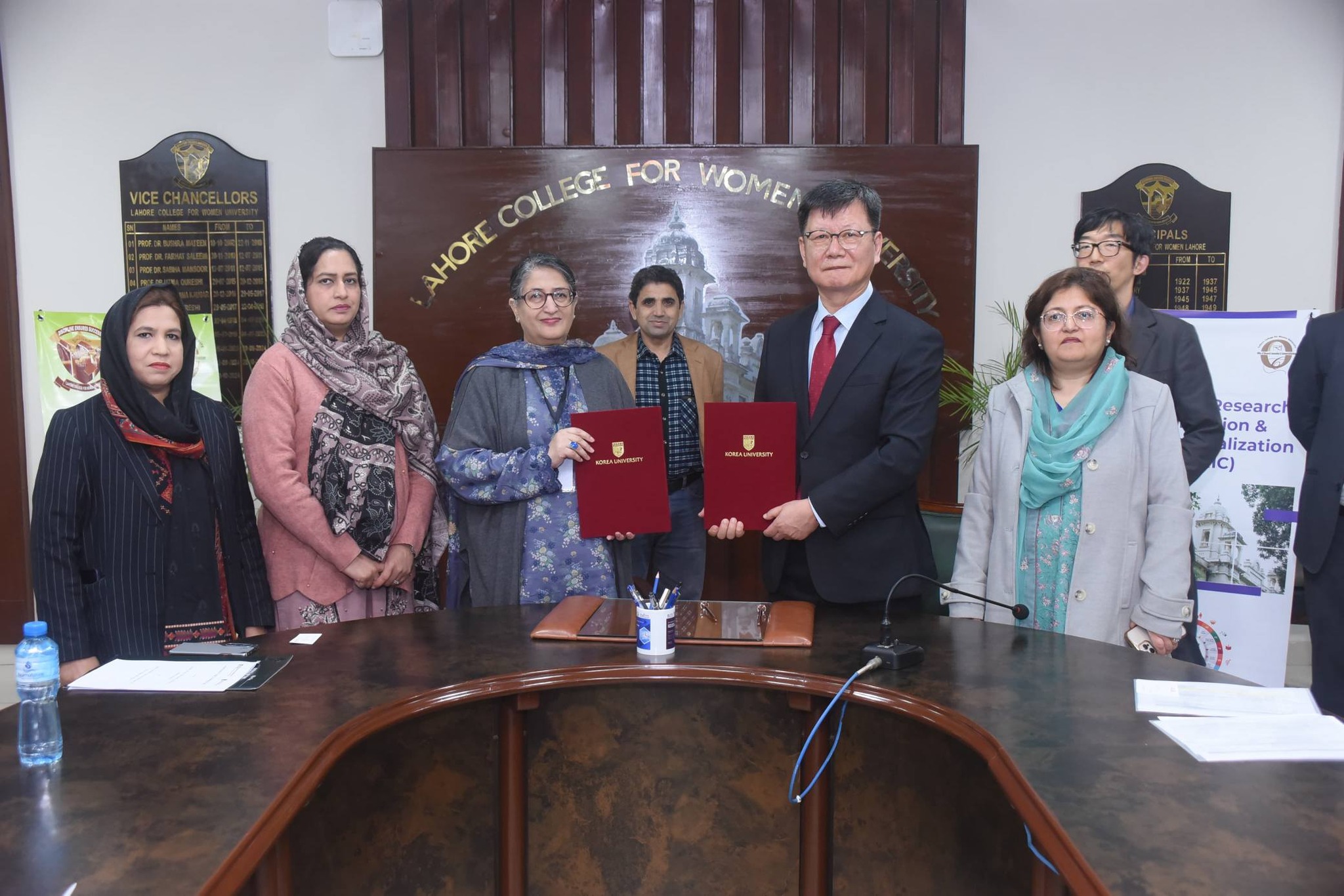 mouKoreanUniLC4.jpg - 501.60 kB